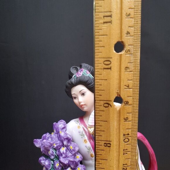 The Iris Princess by Lena Liu Porcelain Figurine The Danbury Mint - Picture 12 of 12